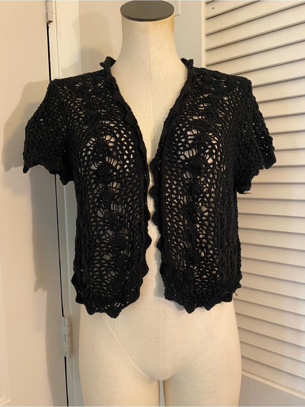 Vintage Y2K Relativity Black Crochet Short-Sleeve Bolero Cardigan- Size Large